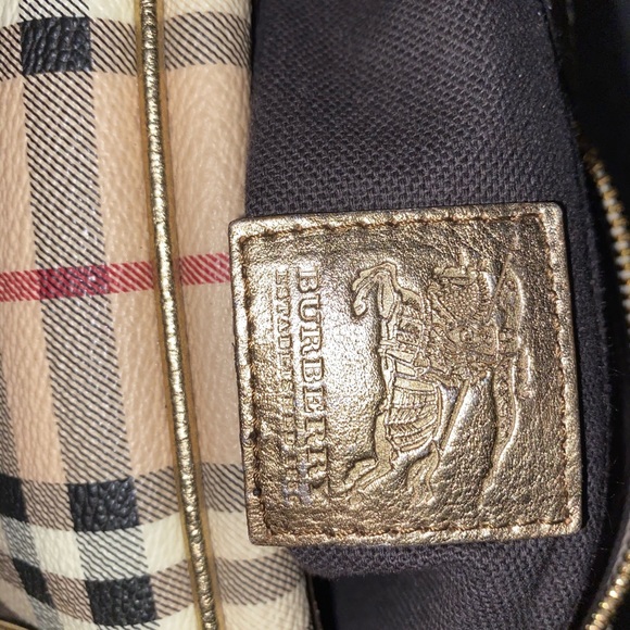 Burberry authentic bag - Picture 2 of 7